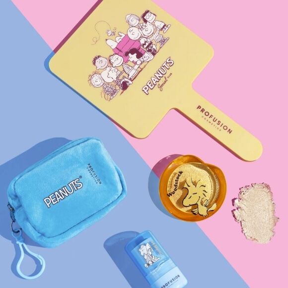 Profusion X Peanuts 75th Social Club Handheld Mirror - Picture 5 of 11